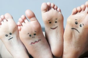 外反母趾のデメリットは?10代で発症は遺伝の可能性大!?